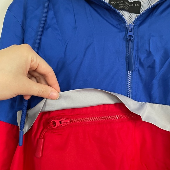 Red and blue windbreaker - Picture 4 of 4